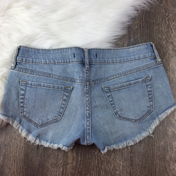 ⚡️Cute summer frayed hem cut off jean shorts 🌞 - Picture 2 of 3